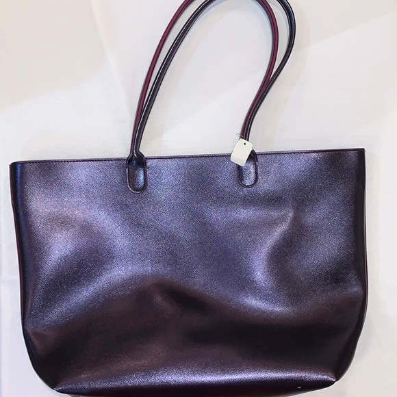 Tote - Picture 1 of 5